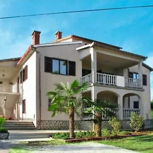  Ferienhaus Pierina